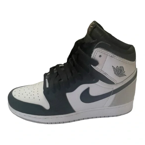 Jordan Retro High OG Bleached Coral Stage Haze Size Boys